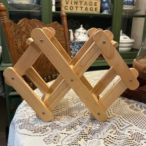 Small Accordion Wine Bottle/Rolling Pin Rack
